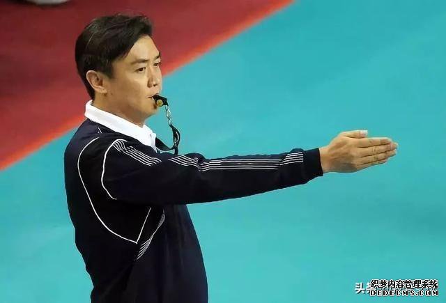 中国金牌排球裁判将执法奥运，曾见证朱婷首个世俱杯冠军