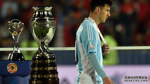 阿根廷为何拿不到世界杯？梅西光环太大，阻碍了其他球员的发挥