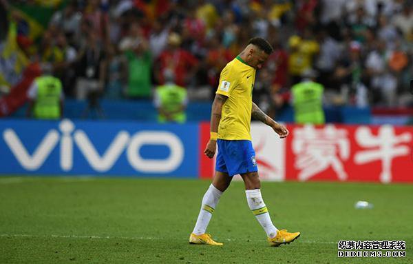 巴西足球的拿手绝技，中锋回撤战术，为何如今不再成功