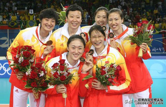 中国女排功勋教练，把一生都献给了排球事业，不是郎平