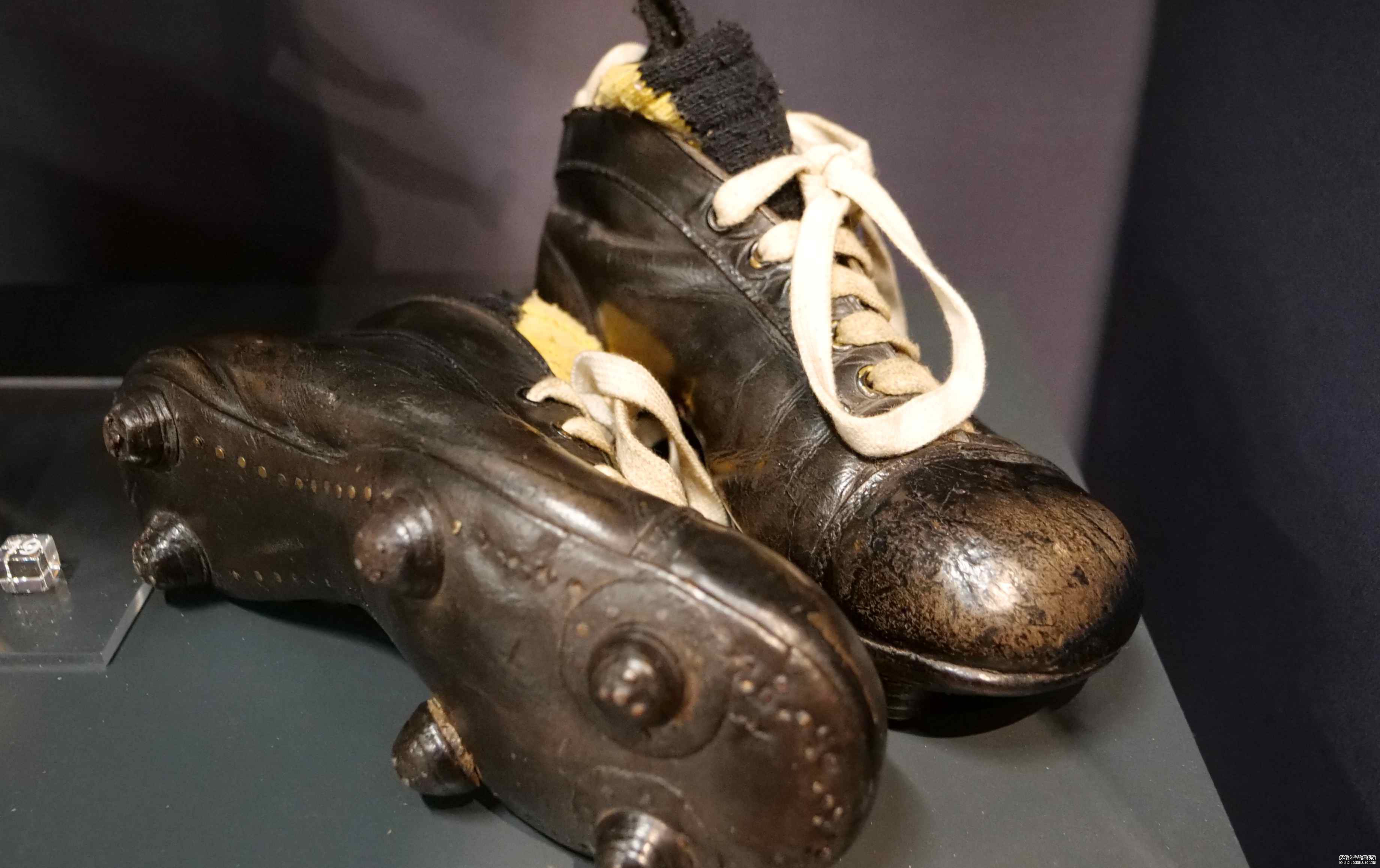 狼队博物馆 | 70年前的球鞋，主人被误认为小孩