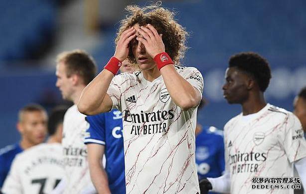 37047600-9071161-David_Luiz_lost_his_cool_after_taking_exception_to_Mohamed_Elnen-a-3_1608409423533.jpg